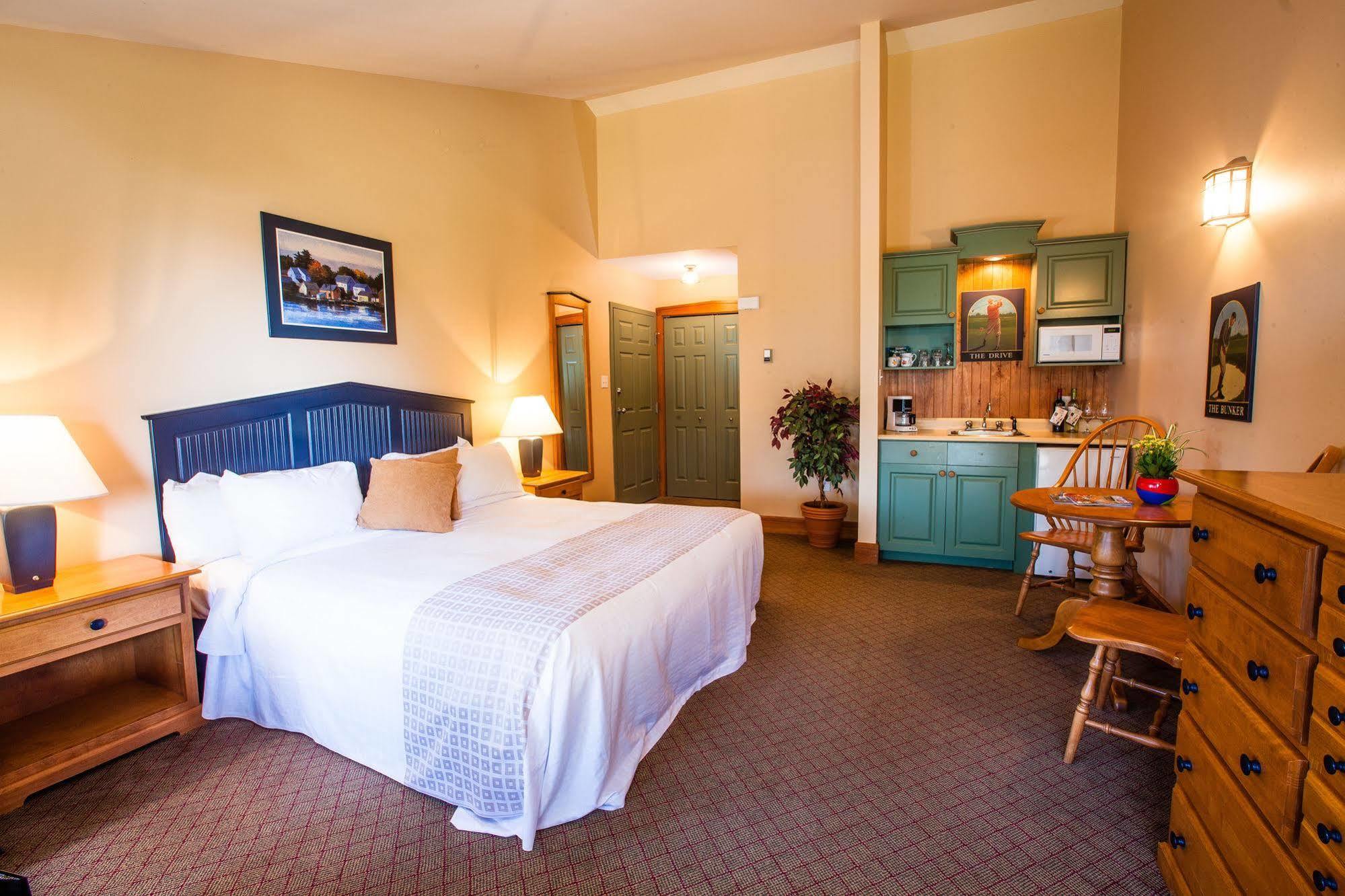 Rodd Brudenell River 4*